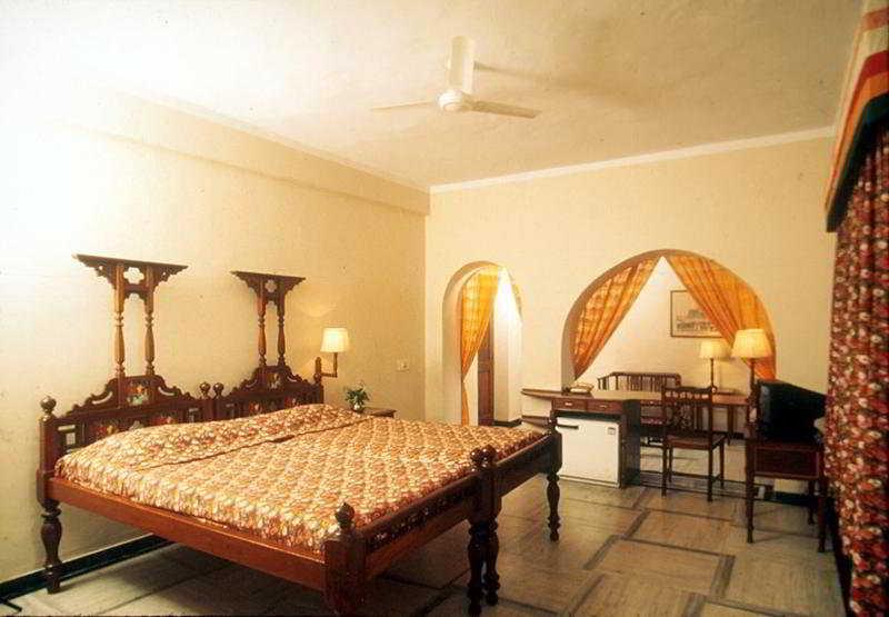 Karni Bhawan Heritage Hotel Jodhpur ジョードプル エクステリア 写真